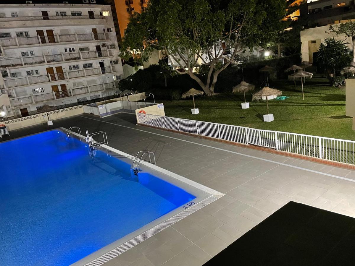 Apartamento Totalmente Reformado Con Piscina Y Jardines Al Lado De La Playa De La Carihuela Торремолінос Екстер'єр фото