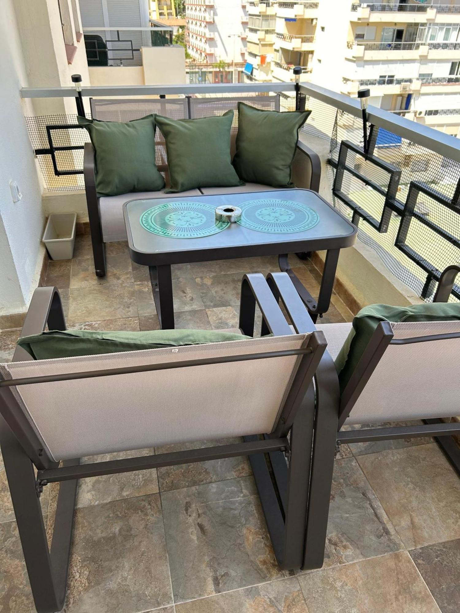 Apartamento Totalmente Reformado Con Piscina Y Jardines Al Lado De La Playa De La Carihuela Торремолінос Екстер'єр фото