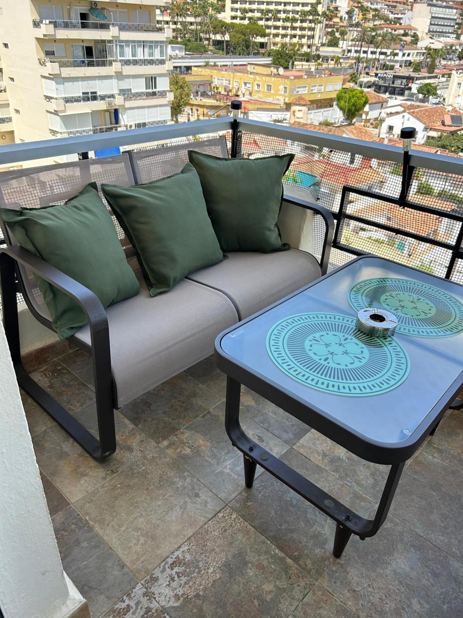 Apartamento Totalmente Reformado Con Piscina Y Jardines Al Lado De La Playa De La Carihuela Торремолінос Екстер'єр фото